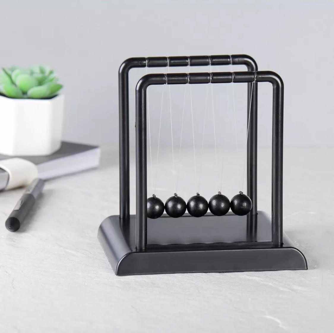 img-Նյուտոնի ճոճանակ - սև