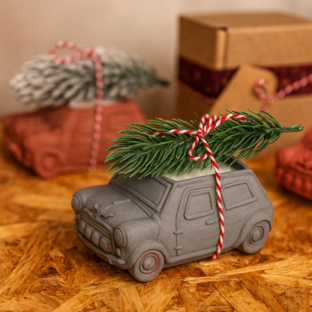 Մոմ «Մեքենան եղևնիով» - մոխրագույն